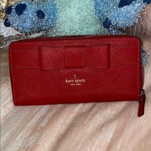 Kate Spade Bow Zip Around Wallet. Brand New.